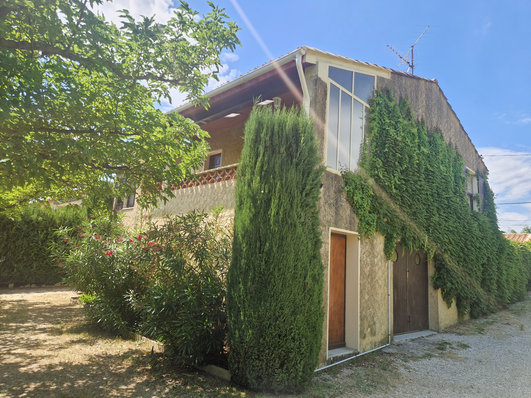Villa hors lotissement, au calme.